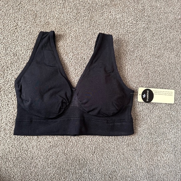 Truekind Everyday Throw-on Wireless Bralette Black - Picture 1 of 5
